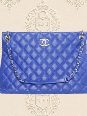 CHANEL Quilted Royal Blue Leather Shoulder Bag with Silver Chain